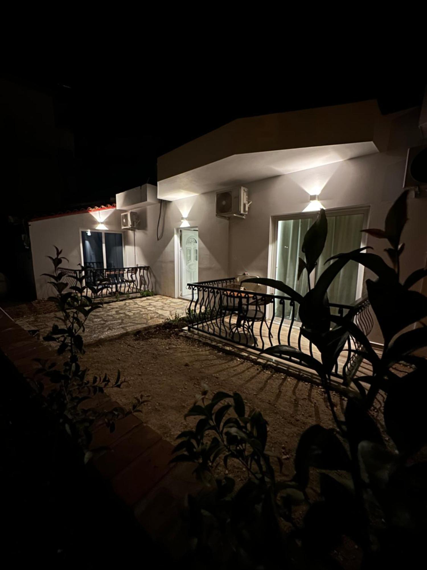 Fiore Rooms 2 卡萨米尔 外观 照片